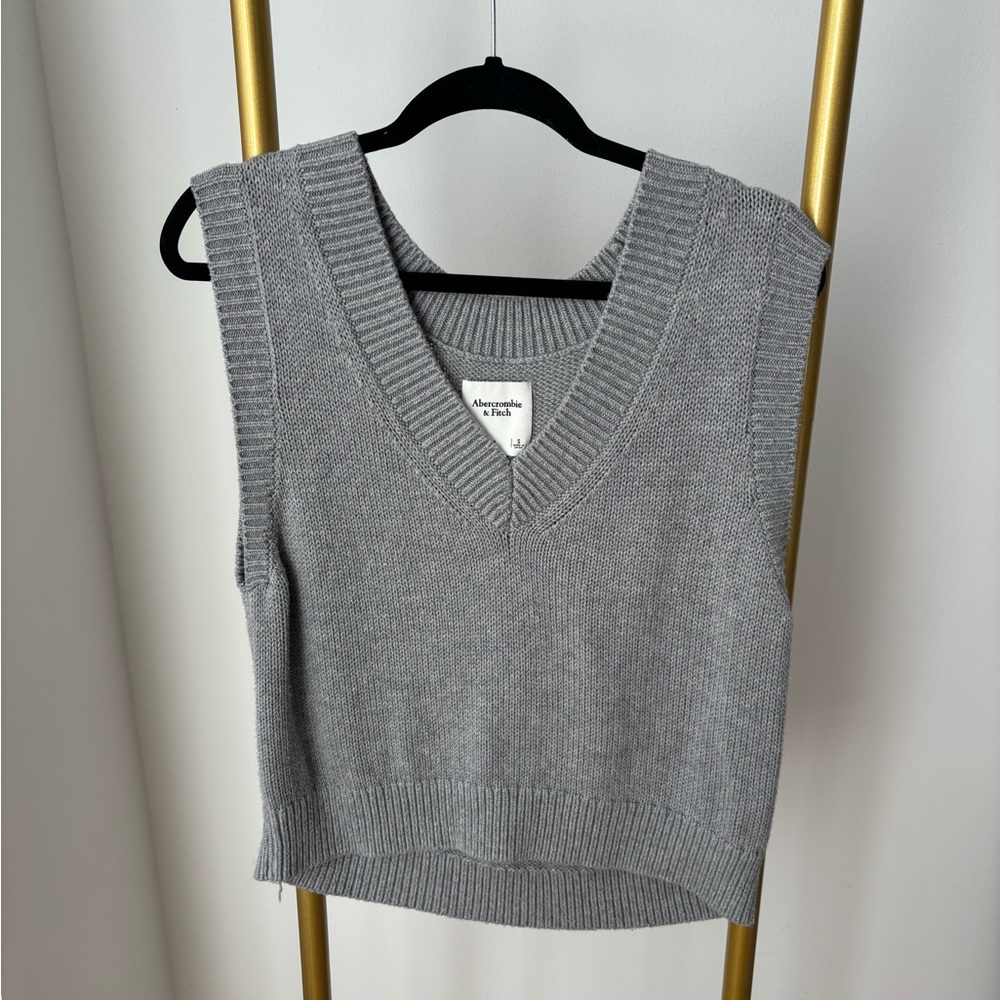 Abercrombie & Fitch Light Gray Knit Vest